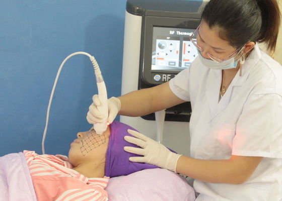 RF Thermage cilt güzellik makinesi için kırışıklık giderme / RF fraksiyonel cilt sıkılaştırma BR801